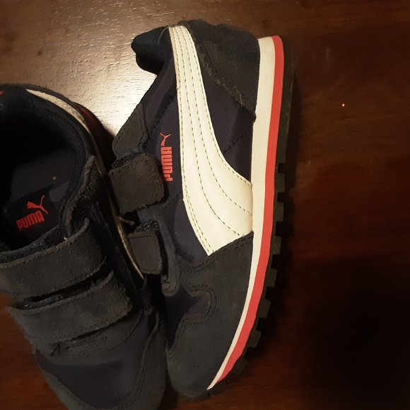 Puma Kids Sneakers - Navy, White, and Red Size 10.5 - Picture 1 of 1